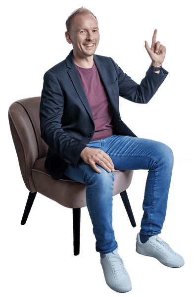 Marcel_zeigt_nachoben_postflex
